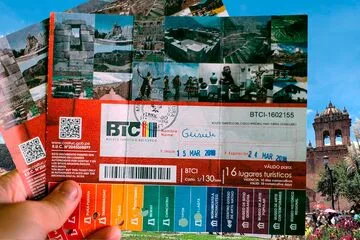 Backpacker exploring the Sacred Valley using the Cusco Tourist Ticket 2025.